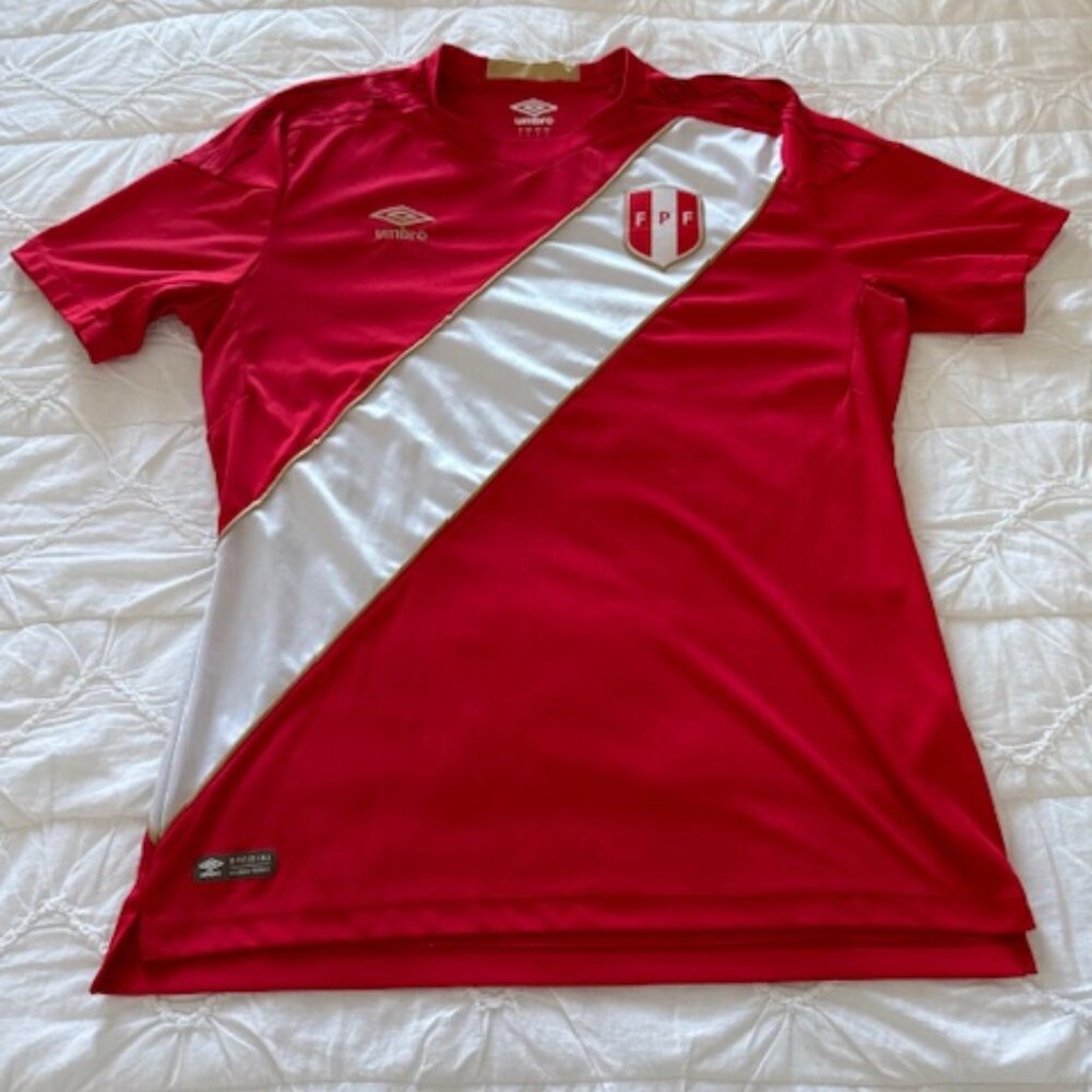 Peru National Team Jersey by Umbro – Red & White Sash Design (Size M)